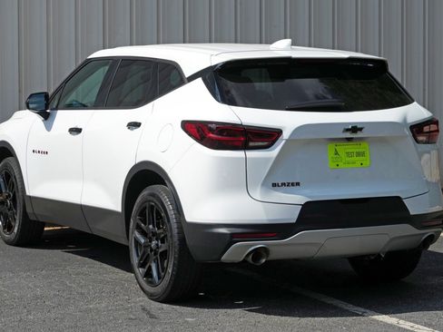 Used 2023 Chevrolet Blazer LT FWD image 46