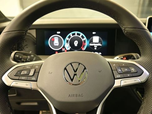 New 2026 Volkswagen Tiguan SE R-Line image 26