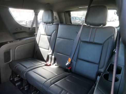 Used 2024 Chevrolet Suburban RST w/ Luxury Package AWD/4WD image 19