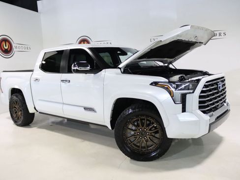 Used 2024 Toyota Tundra Capstone AWD/4WD image 33
