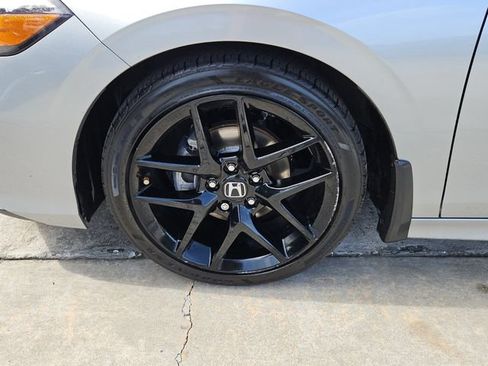 Used 2025 Honda Civic Sport image 9