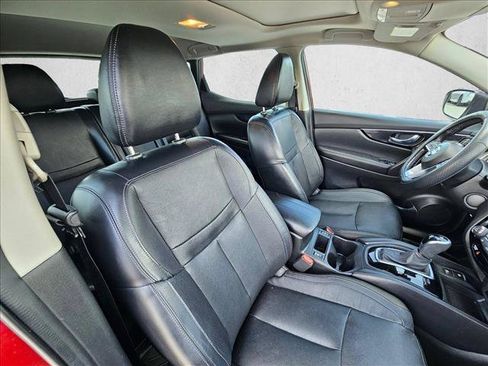 Used 2019 Nissan Rogue Sport SL w/ Premium Package FWD image 21