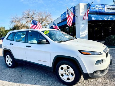 Used 2014 Jeep Cherokee Sport image 10