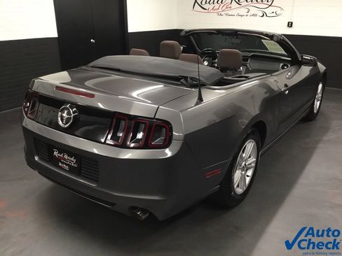 Used 2014 Ford Mustang Convertible image 11