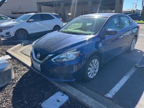 Used 2017 Nissan Sentra S image 6