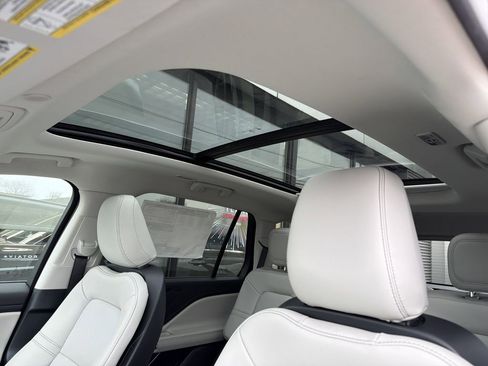 New 2026 Lincoln Aviator AWD image 11