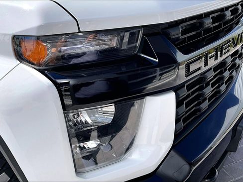 Used 2020 Chevrolet Silverado 2500 LT w/ Z71 Off-Road Package image 27