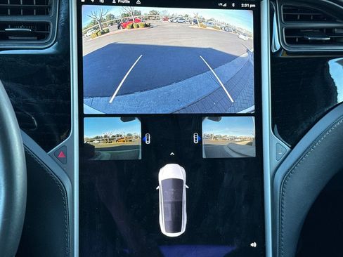 Used 2018 Tesla Model X 75D image 25