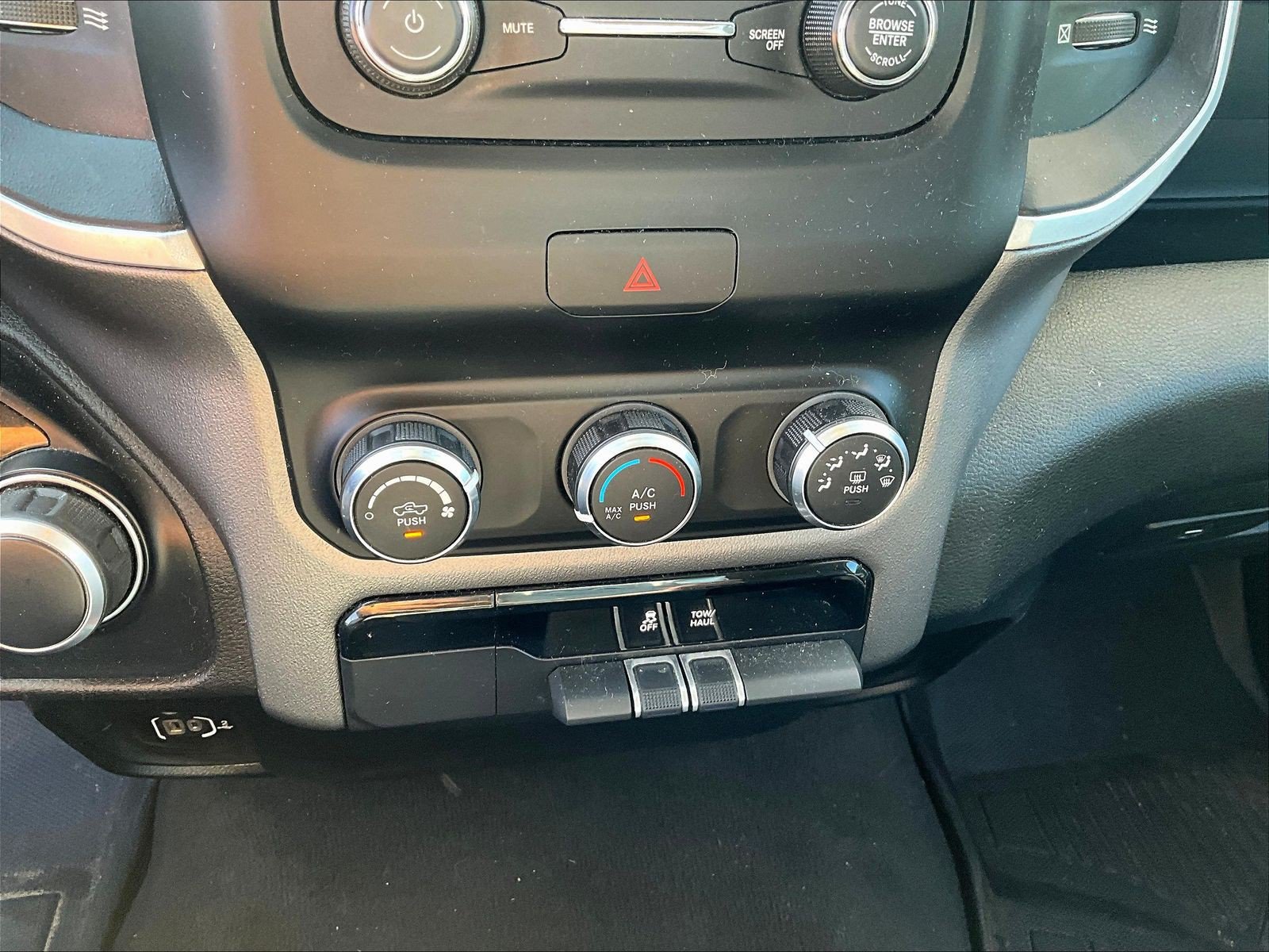 Used 2020 RAM 1500 Big Horn AWD/4WD image 16