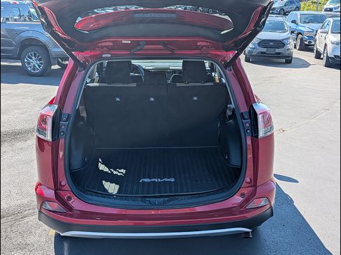 Used 2016 Toyota RAV4 XLE AWD/4WD image 7