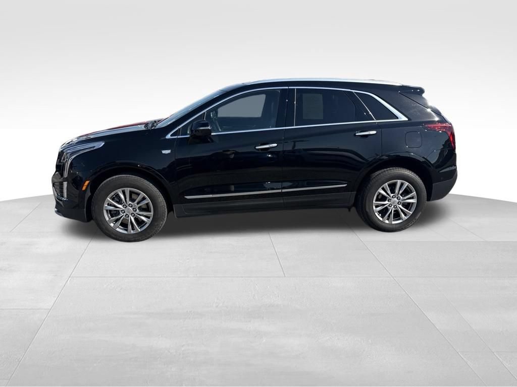 Used 2022 Cadillac XT5 Premium Luxury w/ Technology Package AWD/4WD image 3