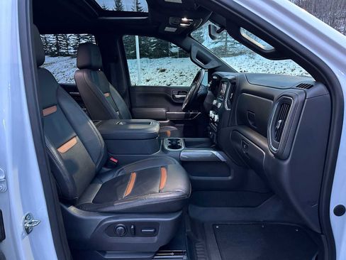 Used 2021 GMC Sierra 1500 AT4 w/ AT4 Preferred Package image 10