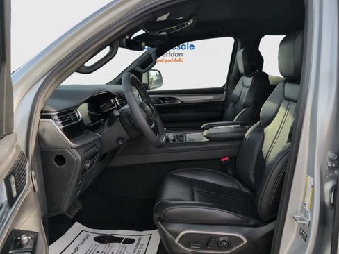 Used 2022 Jeep Wagoneer Series I image 13