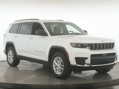 Used 2025 Jeep Grand Cherokee L Laredo w/ Luxury Tech Group I image 2