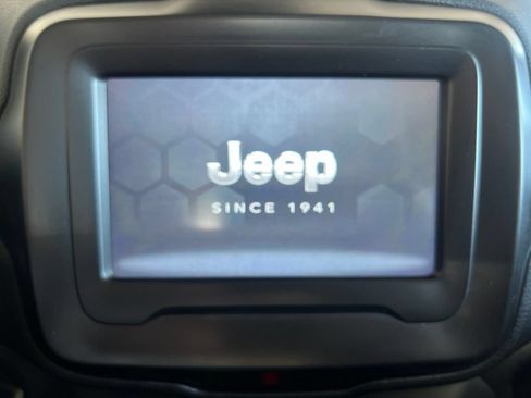 Used 2021 Jeep Renegade Latitude AWD/4WD image 51