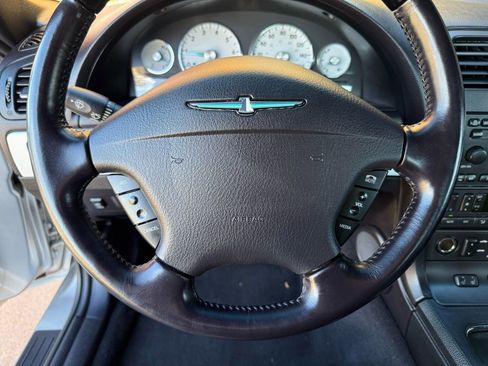 Used 2004 Ford Thunderbird image 27