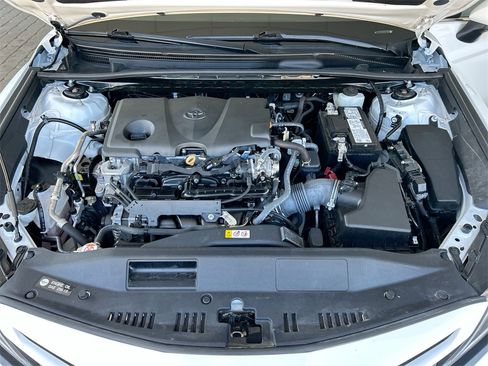 Used 2024 Toyota Camry SE image 39