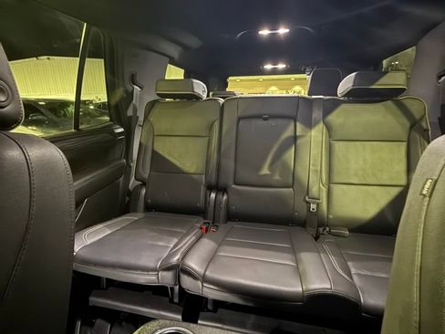 Used 2024 GMC Yukon SLT image 12