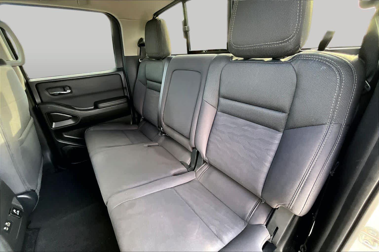 Used 2024 Nissan Frontier SV w/ SV Convenience Package AWD/4WD image 21