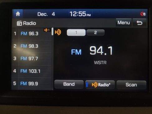 Used 2020 Hyundai Santa Fe SEL image 25