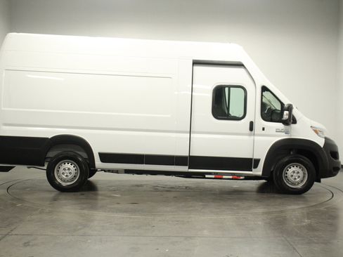 Used 2024 RAM ProMaster 3500 w/ Delivery Van Package image 9