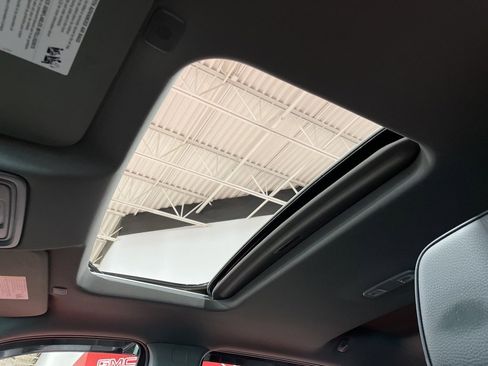 Used 2024 GMC Sierra 3500 Denali image 11