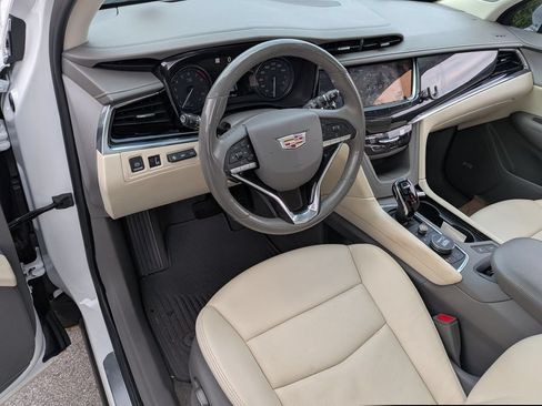 Used 2021 Cadillac XT6 Premium Luxury FWD image 11