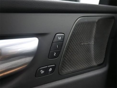 Used 2022 Volvo XC60 B5 Inscription w/ Protection Package Premier image 29