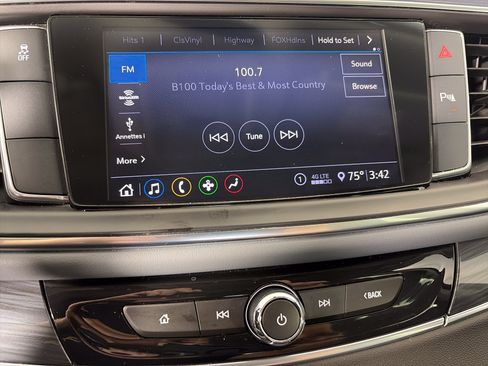 Used 2021 Buick Enclave Essence w/ Sport Touring Edition FWD image 22
