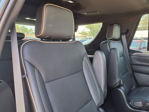 Used 2021 GMC Yukon SLT w/ SLT Luxury Plus Package AWD/4WD image 14