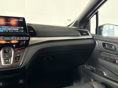 Used 2025 Honda Odyssey Sport-L image 28