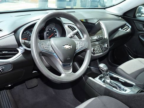 Used 2023 Chevrolet Malibu LT FWD image 39