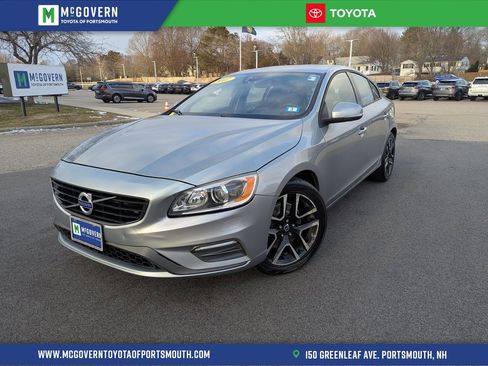 Used 2017 Volvo S60 T5 Dynamic image 1