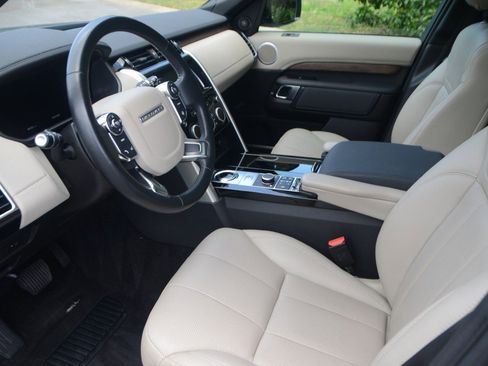 Used 2018 Land Rover Discovery HSE AWD/4WD image 2