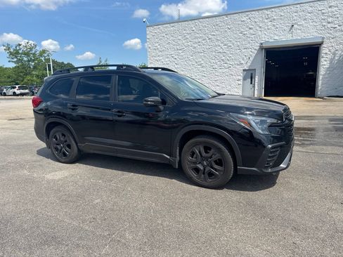 Used 2023 Subaru Ascent Onyx Edition AWD/4WD image 5