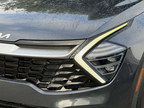 Certified 2024 Kia Sportage EX FWD image 8