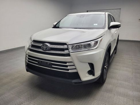 Used 2019 Toyota Highlander LE image 15