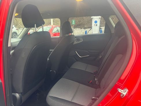 Used 2025 Kia Soul LX w/ LX Technology Package image 23