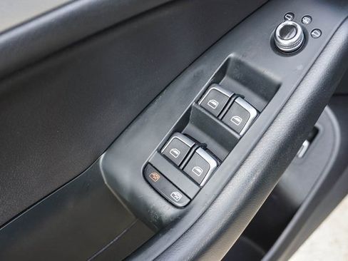 Used 2015 Audi Q5 2.0T Premium image 12