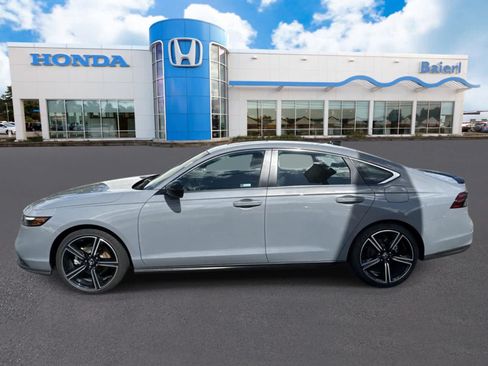 Used 2025 Honda Accord Sport image 2