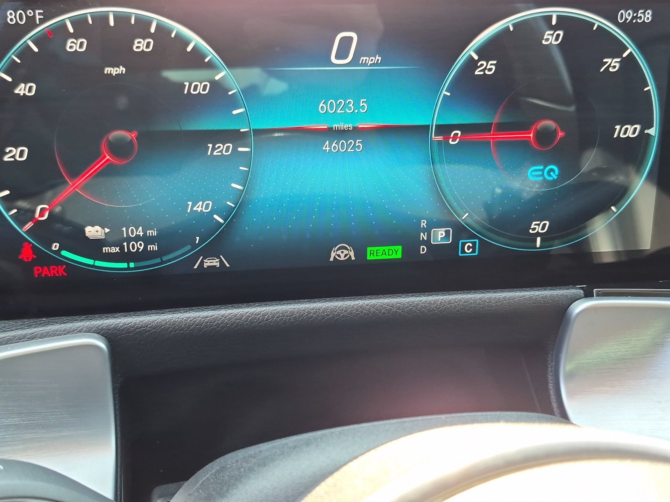 Used 2022 Mercedes-Benz EQB 350 4MATIC image 19