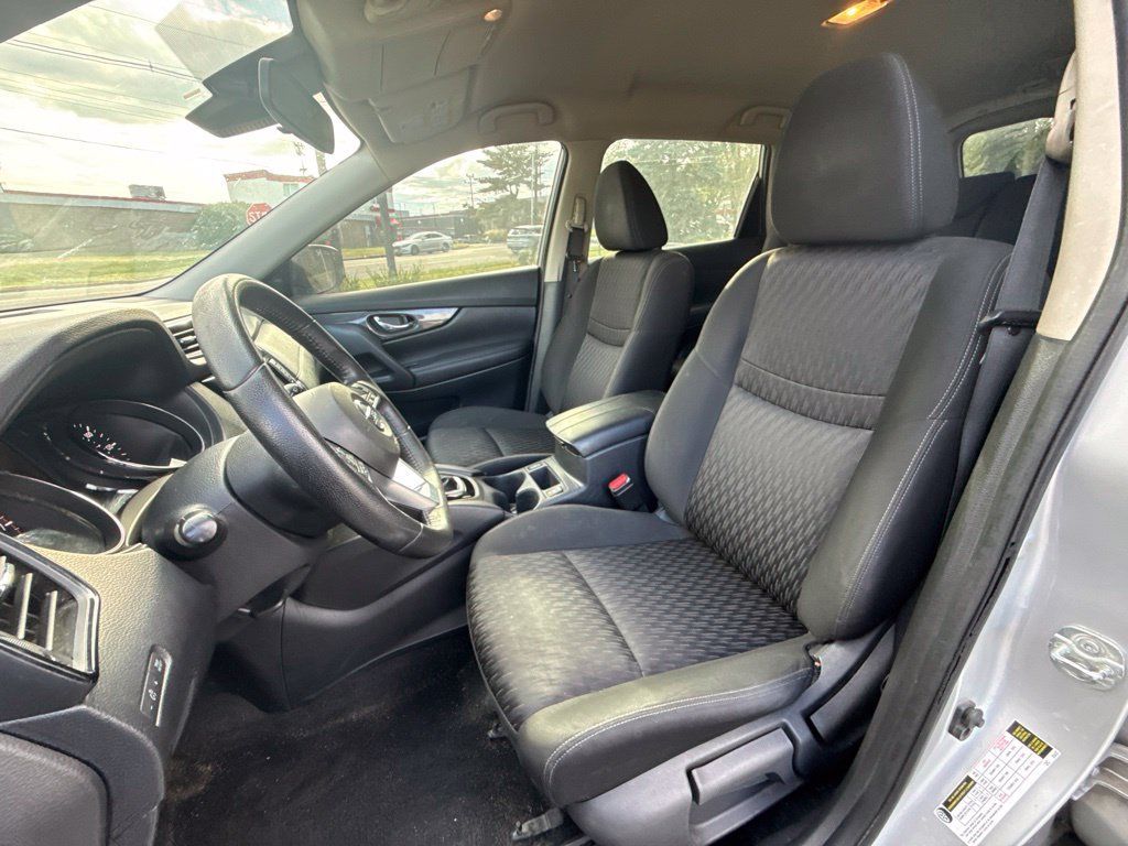 Used 2019 Nissan Rogue S w/ Special Edition Package AWD/4WD image 9