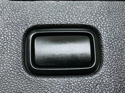 Certified 2018 Kia Sorento EX w/ EX Advanced Touring Package image 12