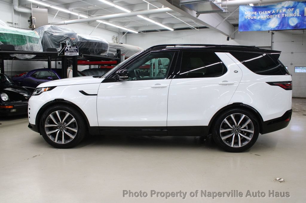 Used 2025 Land Rover Discovery Dynamic SE AWD/4WD image 3