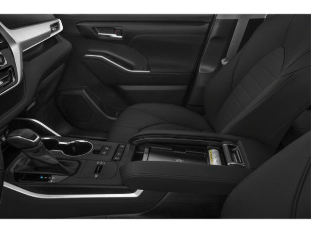 Used 2021 Toyota Highlander XLE FWD image 17