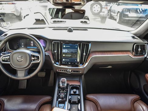 Used 2023 Volvo V60 B5 Cross Country Ultimate w/ Climate Package image 13