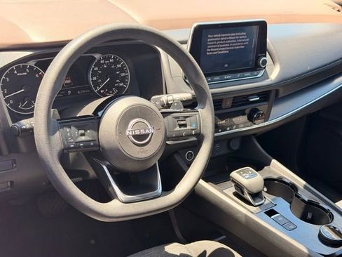 Used 2023 Nissan Rogue SV image 18