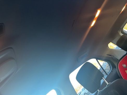 Used 2017 Chevrolet Equinox LT w/ Convenience Package image 7