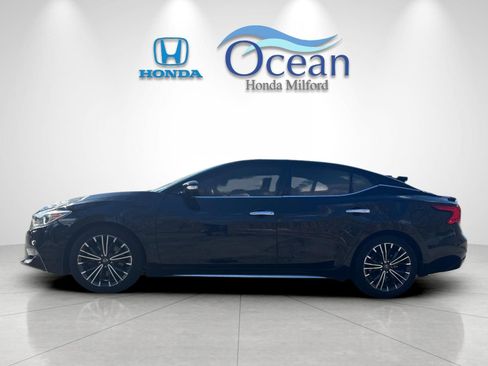Used 2017 Nissan Maxima Platinum image 6