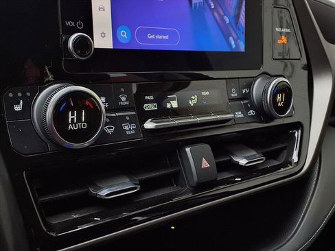 Certified 2023 Toyota Highlander XLE image 10